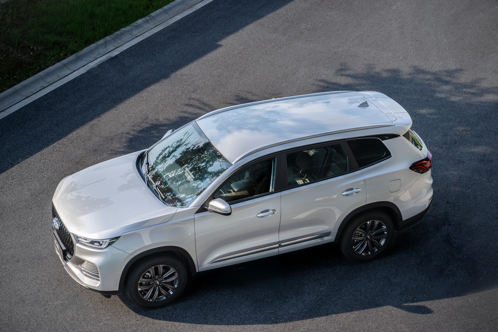 ЭЛЕКТРОРЕГУЛИРОВКА И ОБОГРЕВ БОКОВЫХ ЗЕРКАЛ	